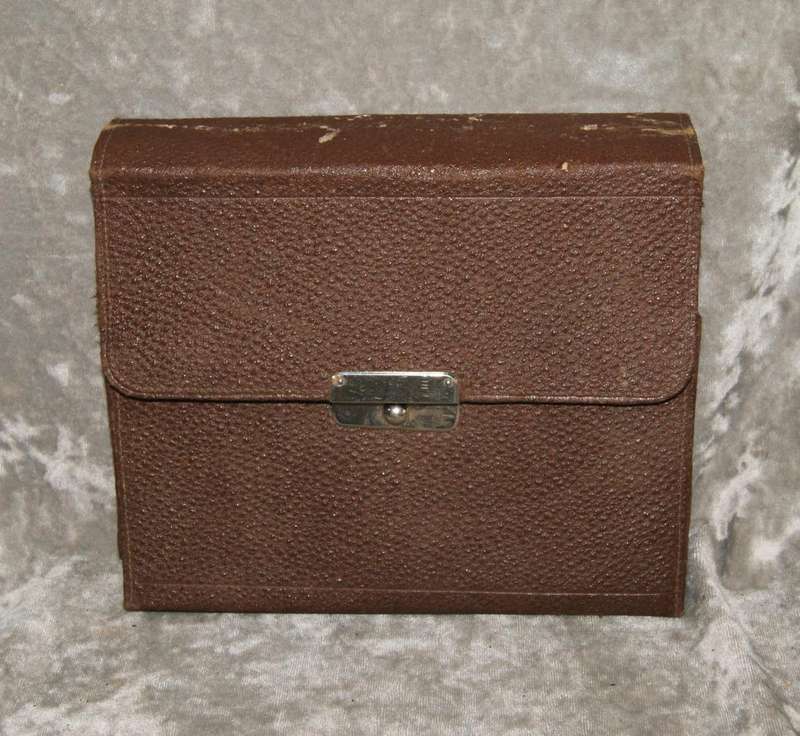 Vintage traveling vanity/ grooming kit @ Crazy R1 start