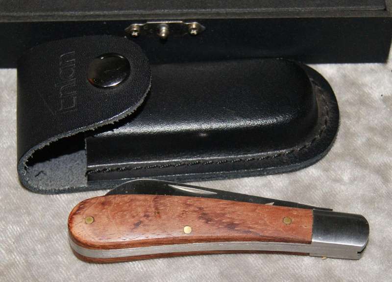 Enlan Biltong Pro knife with 1936 silver Sixpence coin