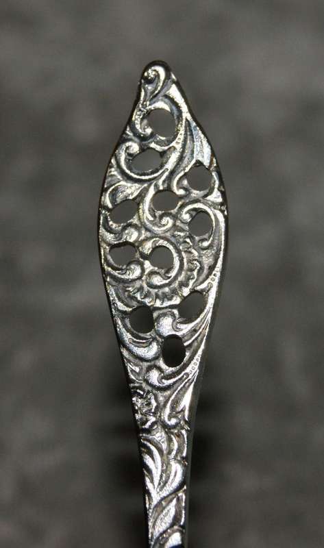 Pair of vintage dutch silver plated pickle forks @ crazy R1 start