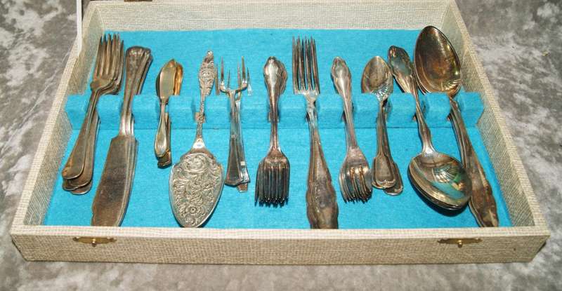 Vintage 51 piece part harlequin set in box @ crazy R1 start