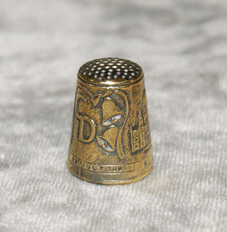 Hallmarked silver Charles and Diana commemorative thimble Birmingham 1981 @ crazy R1 start