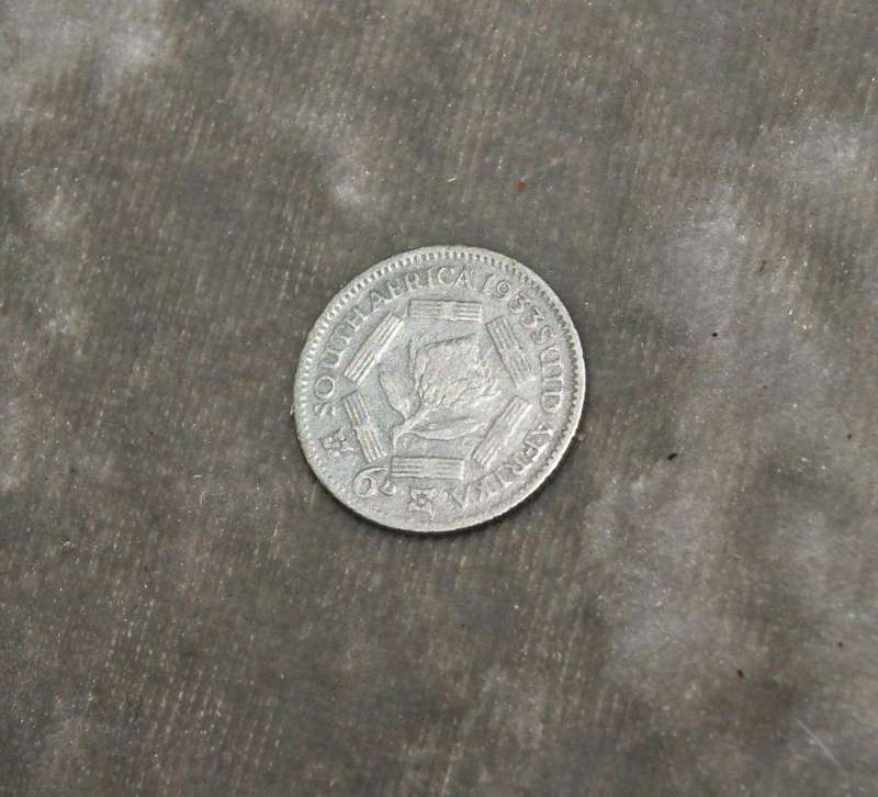 1933 Union of South Africa 6d (six Pence) 80% silver @ crazy R1 start