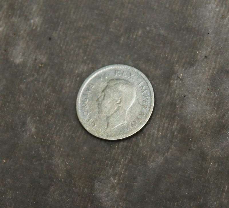 1941 Union of South Africa 6d (six Pence) 80% silver @ crazy R1 start