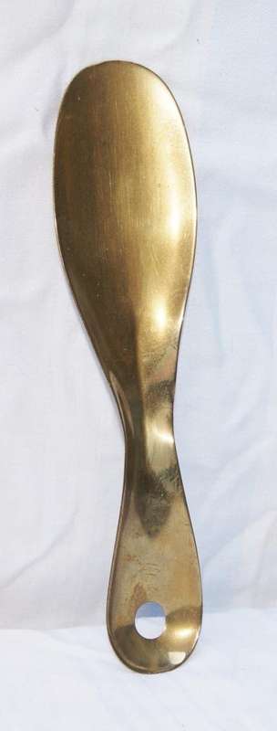 Brass shoe horn @ crazy R1 start