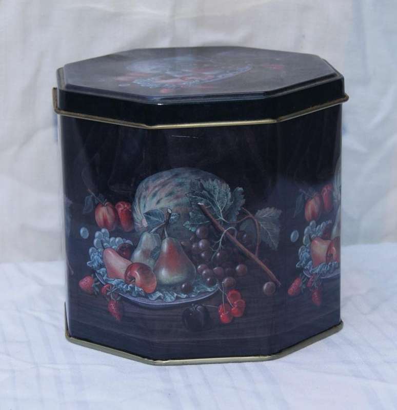 Set of 3 nesting tins @ crazy R1 start
