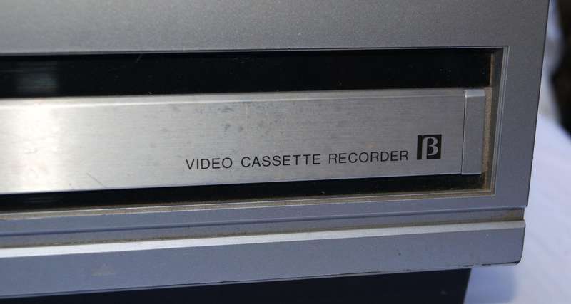 Sanyo VTC 1000 Betacord video cassette recorder @ crazy R1 start