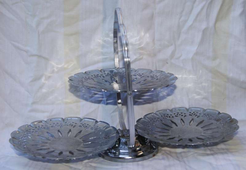 Vintage pierced metal folding 3 plate snack server
