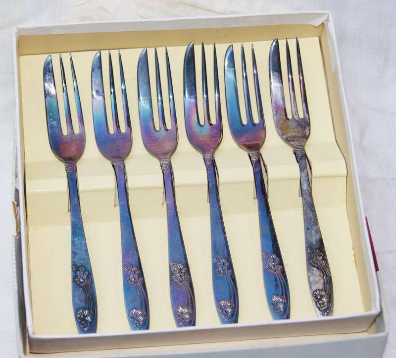 Vintage Priestley and Moore EPNS A1 set of cake forks "Bouquet"