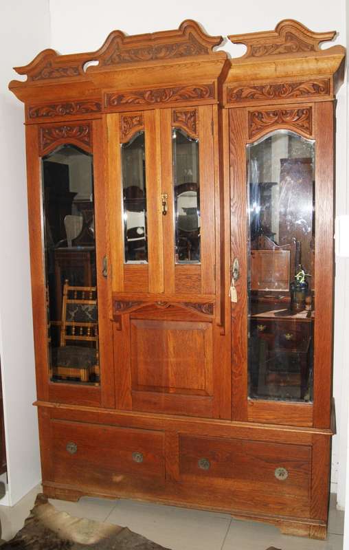 Late Victorian/ early Edwardian oak mirrored Armoire
