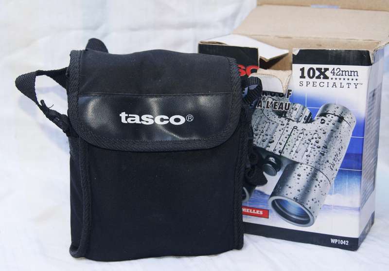 Tasco 10x42 Waterproof Binoculars  Specialty Series (Model WP1042)