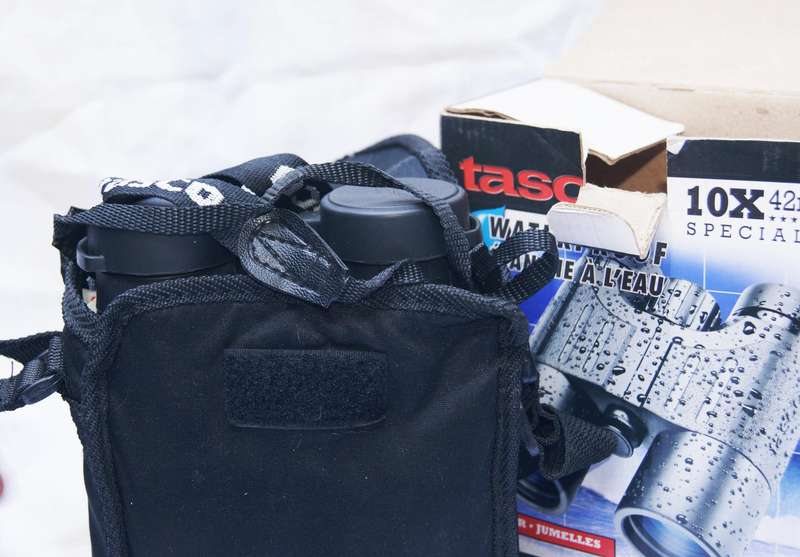 Tasco 10x42 Waterproof Binoculars  Specialty Series (Model WP1042)