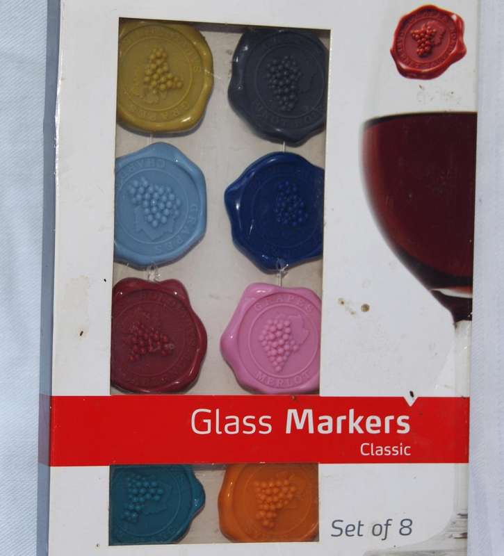 Vacu Vin Classic Glass Markers  Set of 8 in Original Box