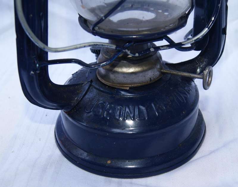 Vintage Luohua Kerosene Lamp  Classic Navy Blue Metal