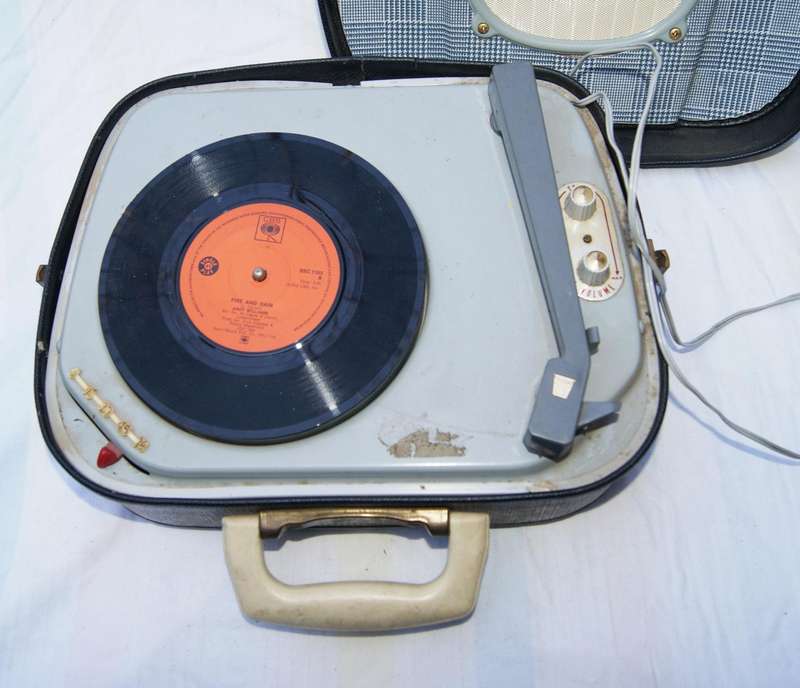 Vintage Teppaz Oscar Suitcase Record Player  Working  Upgraded with Rechargeable Lithium-Ion Batte