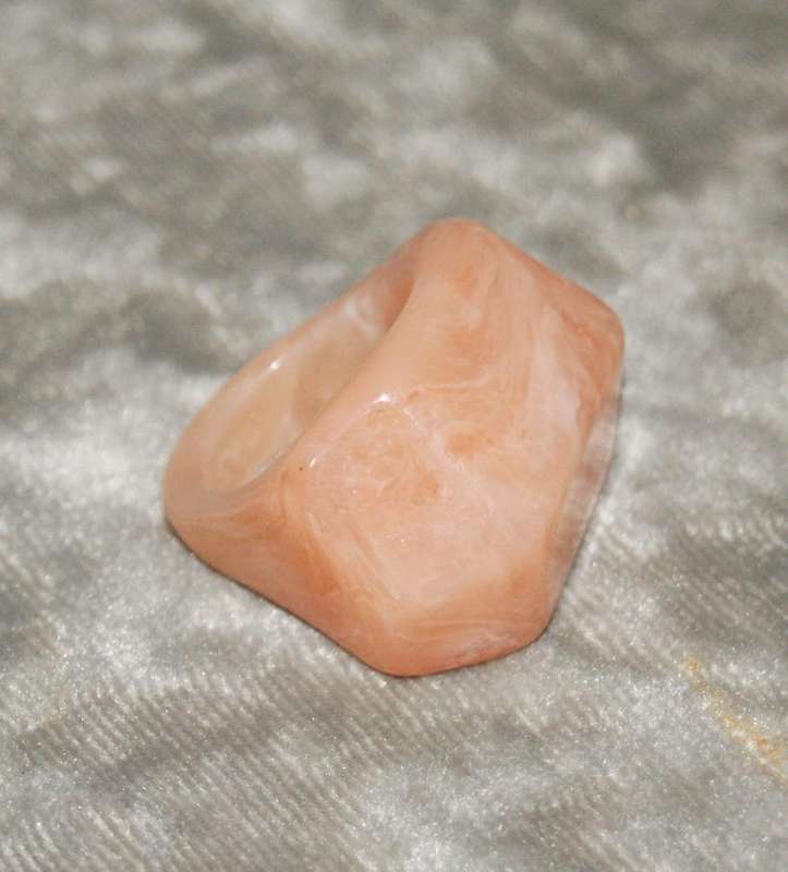 Vintage Retro Peach Coloured Ring