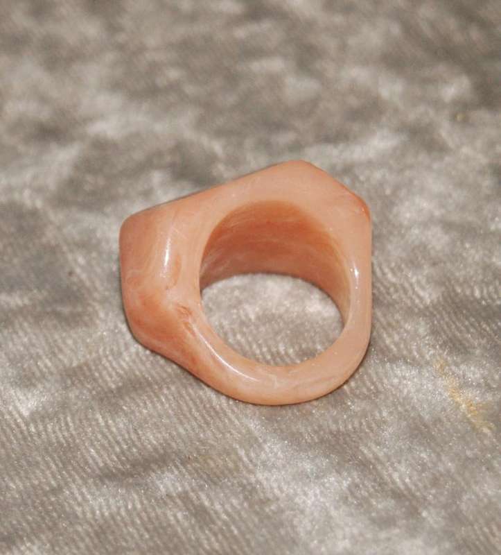 Vintage Retro Peach Coloured Ring