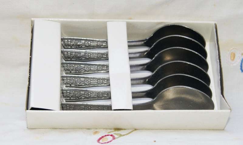Set of 6 Orchard Stainless Steel Teaspoons in Original Box (unused)