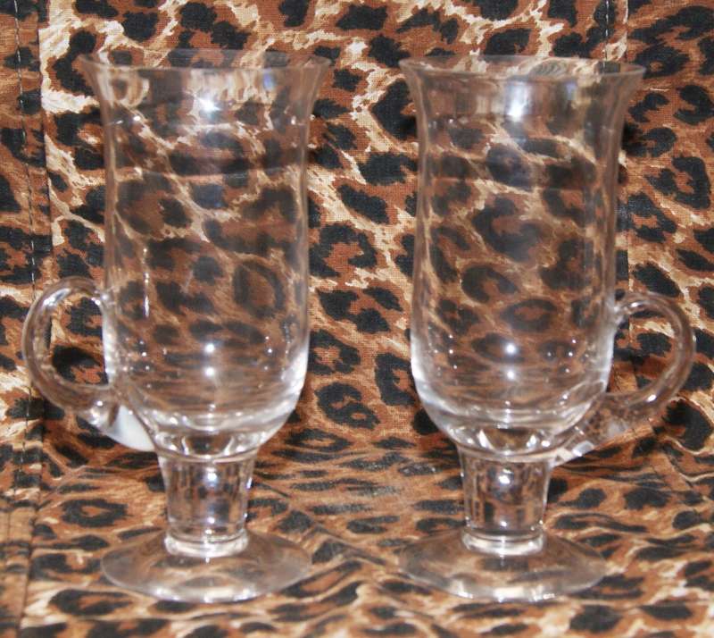 Large Mocha/ Hot Chocolate Glass Mugs (2 available, bid per glass)