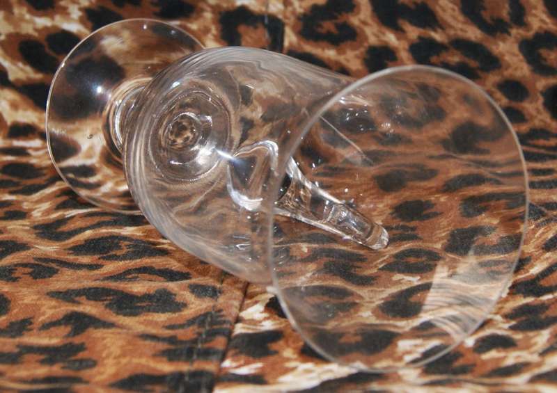 Large Mocha/ Hot Chocolate Glass Mugs (2 available, bid per glass)