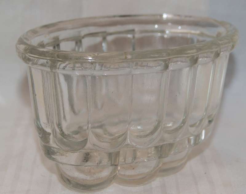 Classic Oval Shaped Glass Jelly Mould