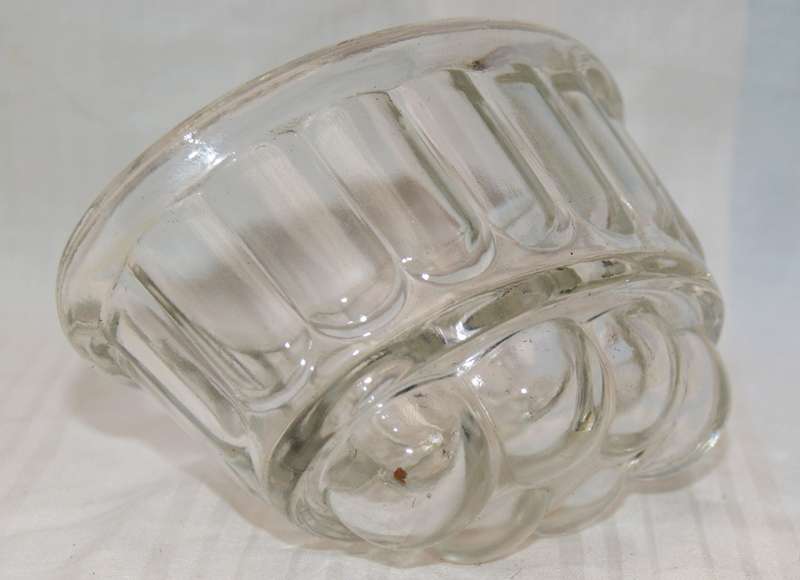 Classic Oval Shaped Glass Jelly Mould