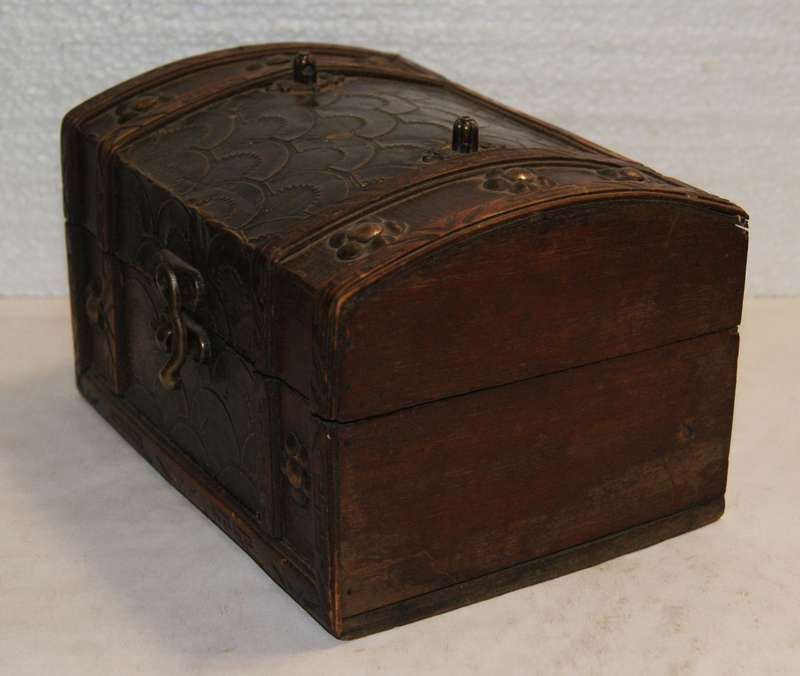 Vintage Wood and Brass Jewellery Box @@ CCRRAAZZYY R1 START