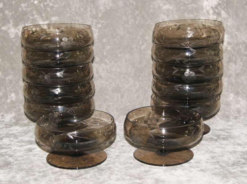 12x Vintage grape pattern dessert bowls