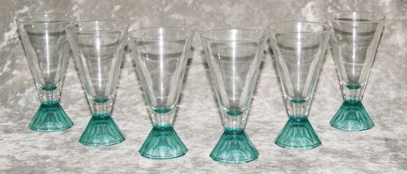 Set of 6 french long pyramid based red wine glasses