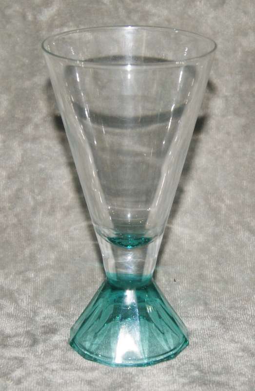 Set of 6 french long pyramid based red wine glasses