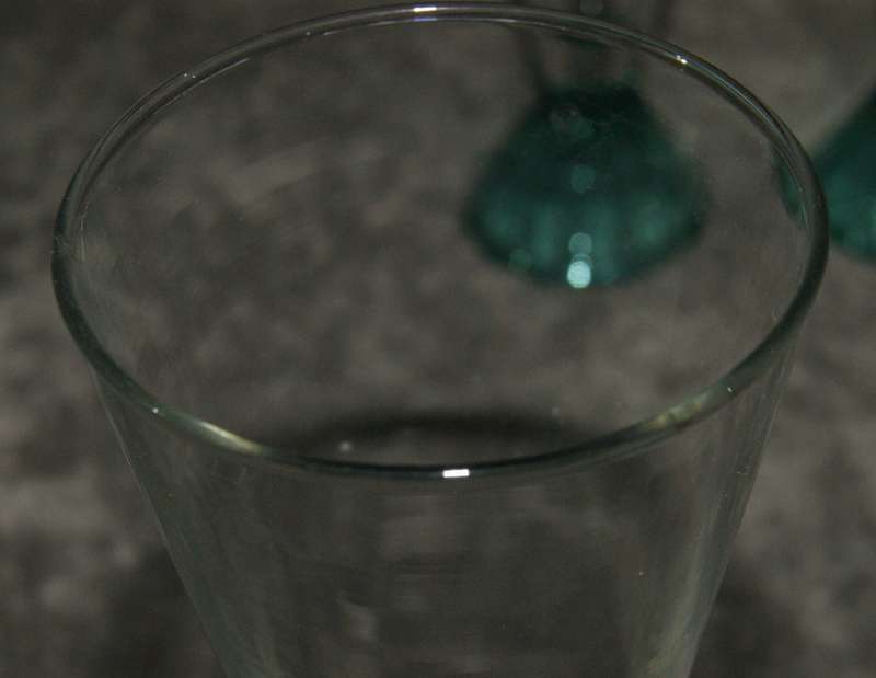 Set of 4 french long pyramid based champagne flutes