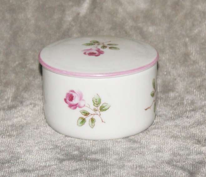 Vintage Richard Ginori porcelain trinket box