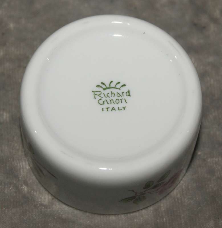 Vintage Richard Ginori porcelain trinket box