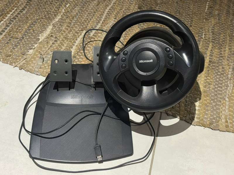 Microsoft Sidewinder Precision racing wheel