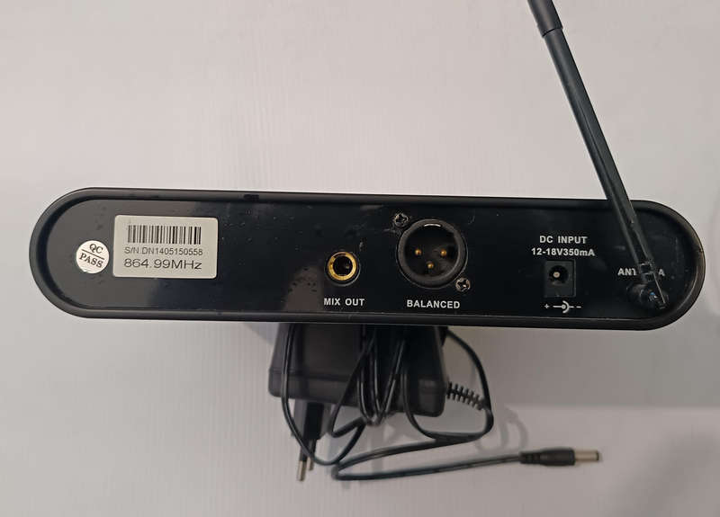 Dixon Wireless Lapel Microphone System  Model IU-2070