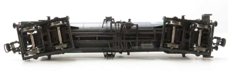 H0 gge 1/87  155 mm EU Tank Car (BP) dble. bogie, mint in orig.box Roco 4356B
