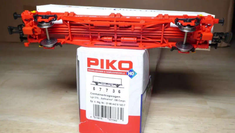 H0 gauge 1/87 150 mm 2-axle 40' Safmarine Container, mint in orig.box Piko 57736