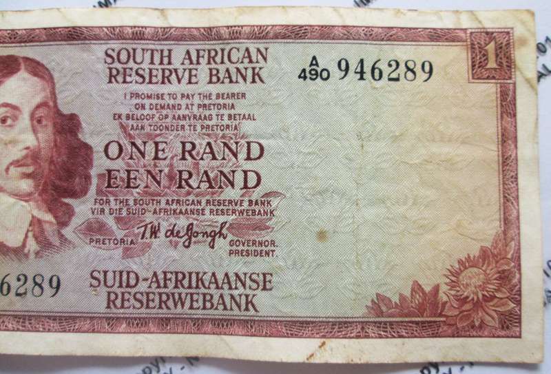 One Rand Republic of South Africa Serial Nr A490 946289