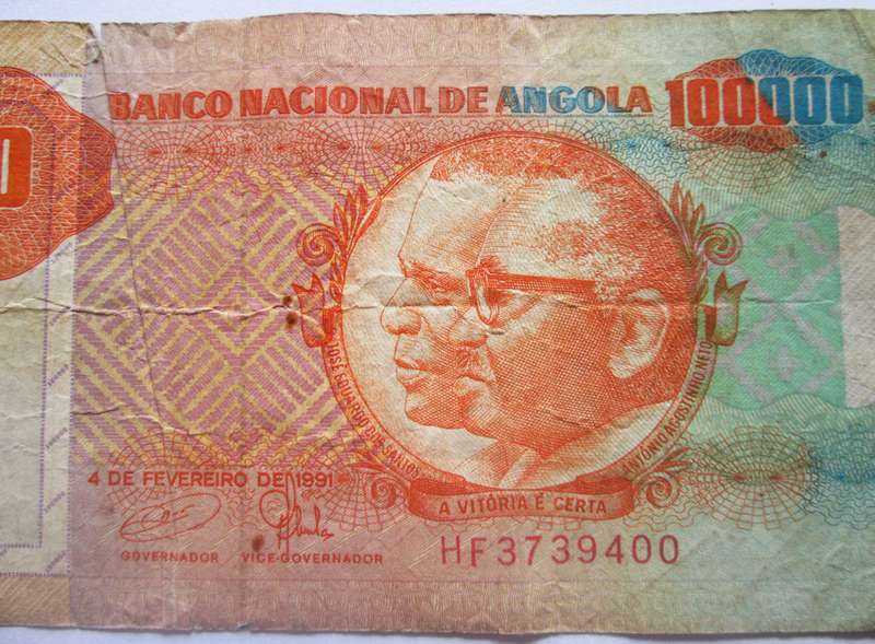 1991 Angola 100 000 Kwanzas Serial No HF 3739400