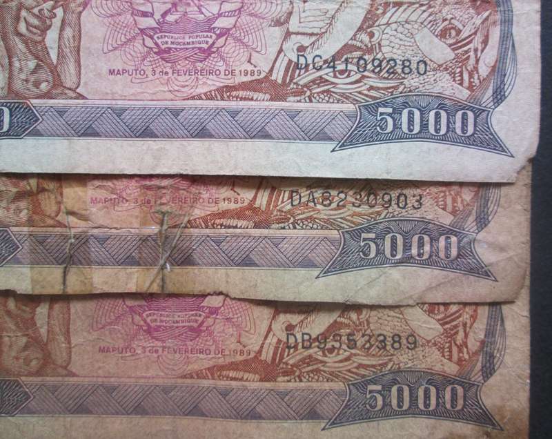 1988 - 1989 Mozambique 5000 Meticais