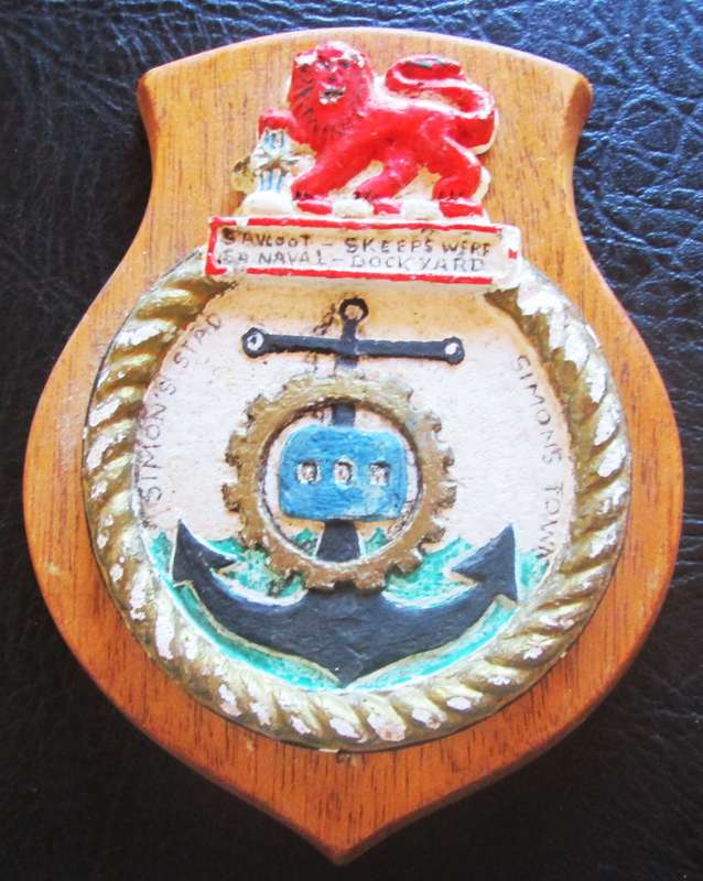 Royal Navy Ship`s Crest Wall Plaque Simon Stad Hand-Painted Plaster