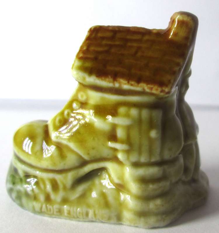 1970 Old Woman who lived in a Shoe Wade Nursery Rhyme Model