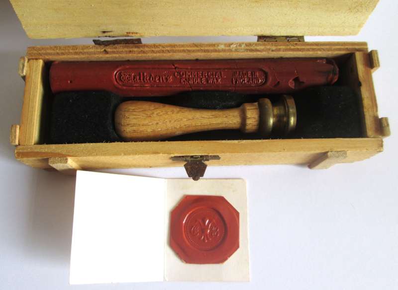 Breif Siegel Darauf Gebe ich - Envelope Sealer with Seal in a Wooden Case
