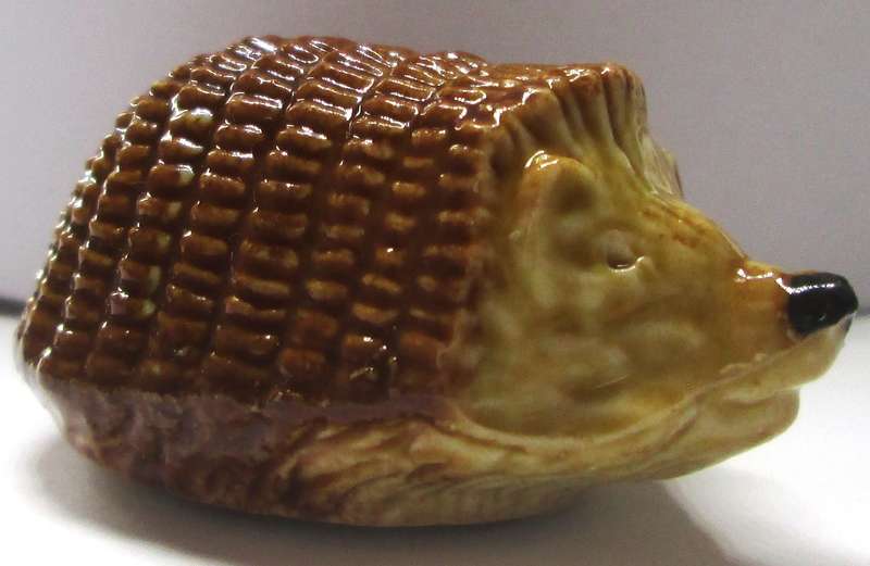 Hedgehog Balding and Mansell Flintstone Wade Christmas Cracker