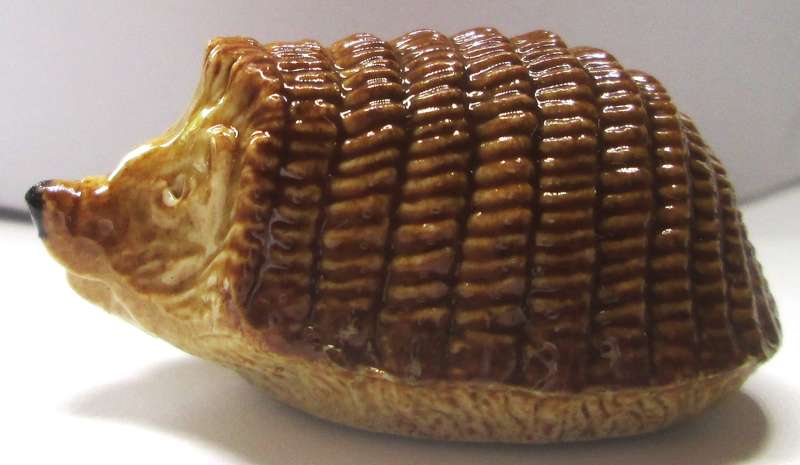 Hedgehog Balding and Mansell Flintstone Wade Christmas Cracker