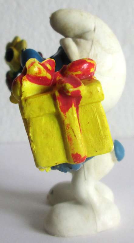 Present Smurf made in Hong Kong Peyo