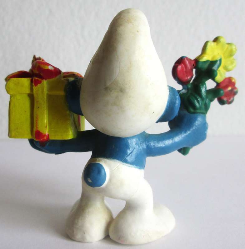Present Smurf made in Hong Kong Peyo