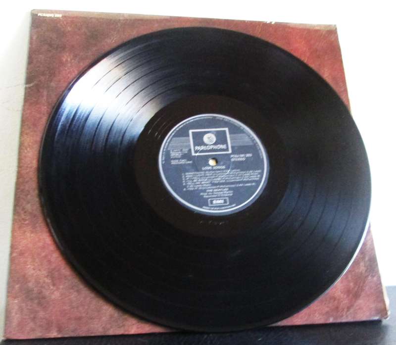 1977 The Beatles Love Songs PCSJ (W) 203
