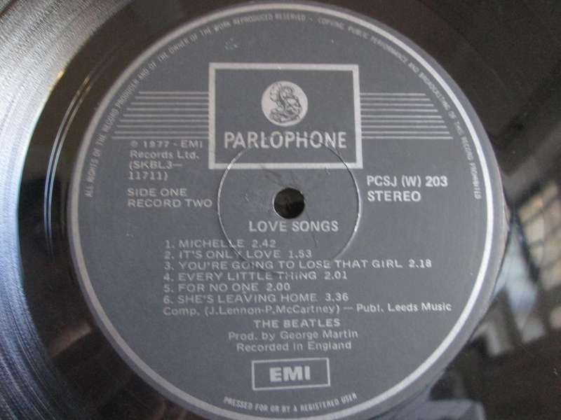 1977 The Beatles Love Songs PCSJ (W) 203