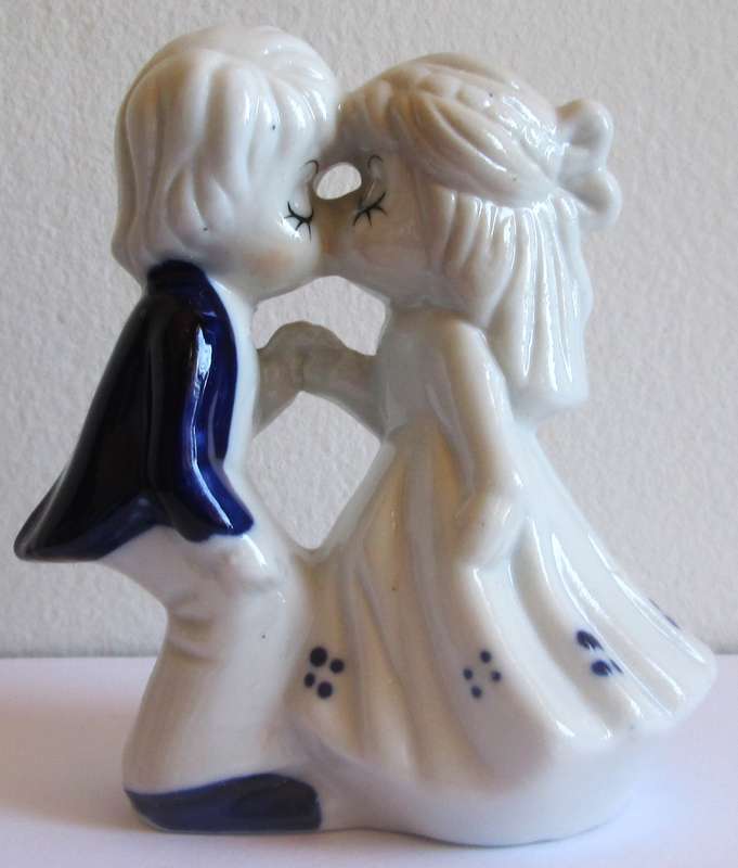 Porcelain Kissing Girl and Boy Ornament