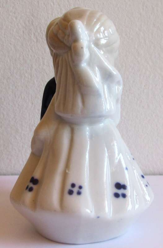 Porcelain Kissing Girl and Boy Ornament